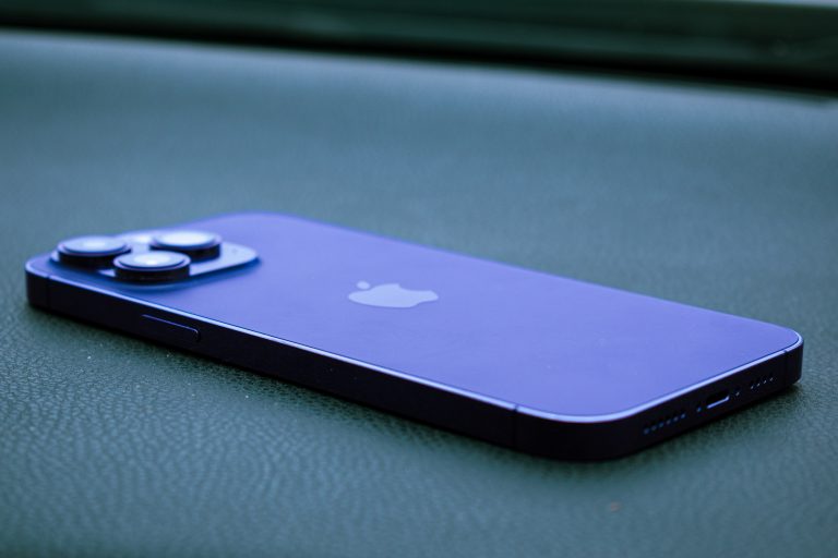Apple e Google reforçam segurança contra o rastreamento Notificação iPhone "Carregamento em espera" - New Men