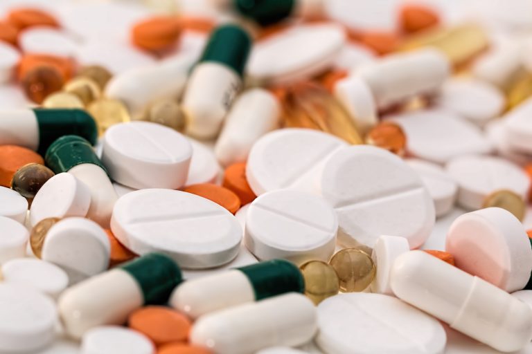 Medicamentos com receita médica passam a ser grátis? reações adversas a medicamentos - New Men