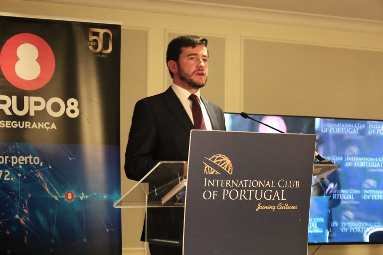 Miguel Costa Matos: “O PS vai privilegiar o contacto com os partidos à esquerda” Miguel Costa Matos - New Men