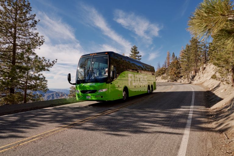 FlixBus liga aeroporto de Lisboa aos aeroportos do Porto, Faro e Madrid