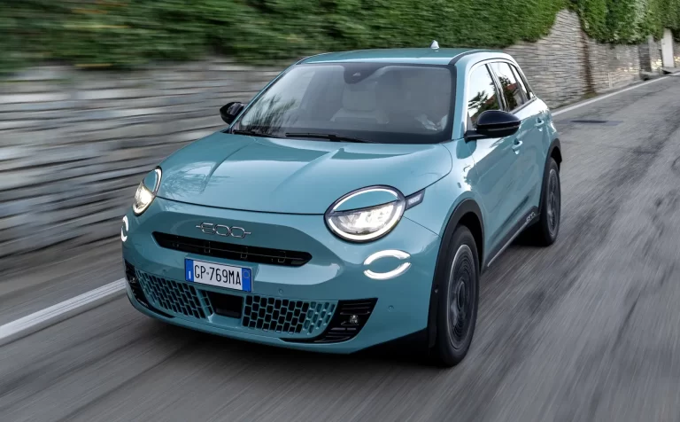 Fiat 600 híbrido à venda em Portugal