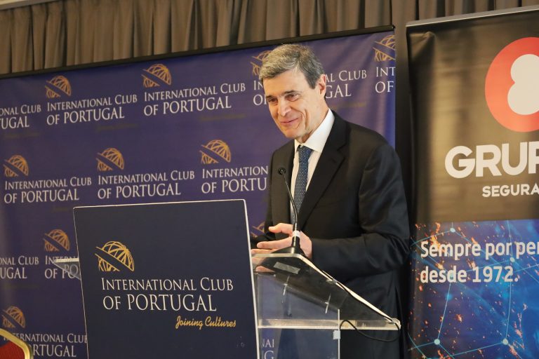 Luís Portela: “A indústria farmacêutica faz um investimento muito grande na inovação” Luís Portela - New Men