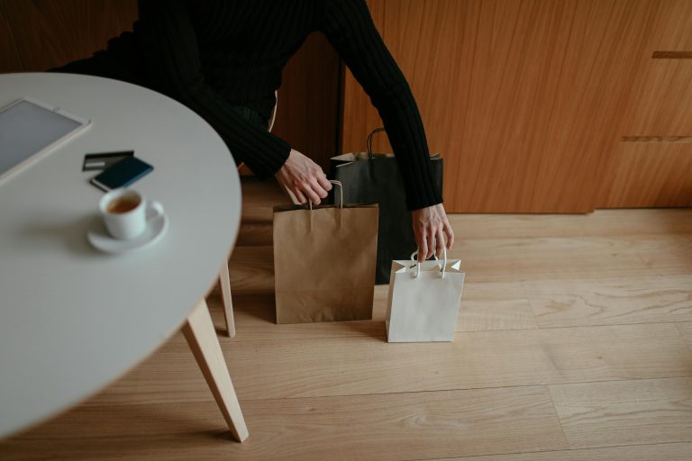 Retalho abranda e consumidores esperam pelo segundo semestre para maiores momentos de compras