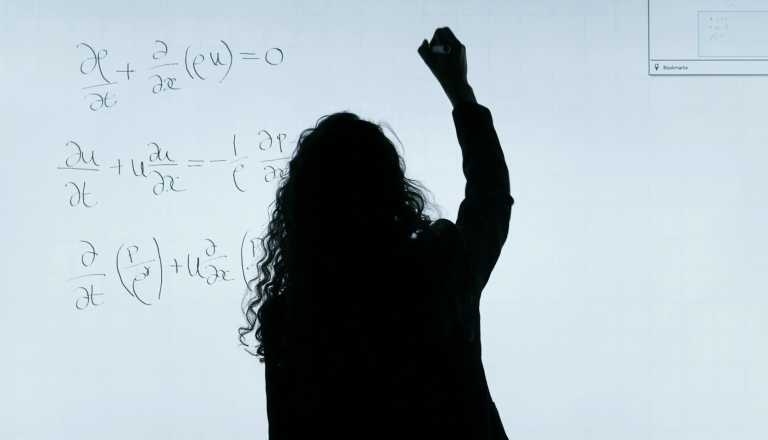 Professores ganham mais a dar explicações do que a fazer horas extra