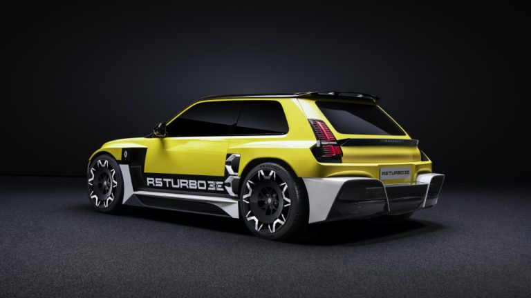 O renascimento do mítico Renault 5 Turbo numa série da Prime Vídeo