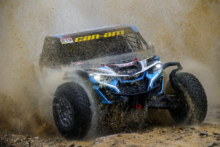 João Ferreira vence a 39ª BP Ultimate Baja 500 com um show de condução
