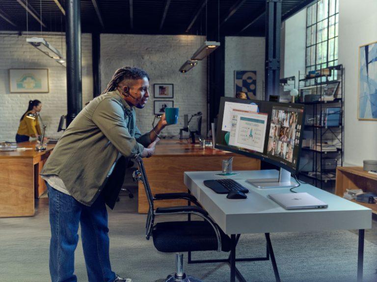 HP acelera o futuro do trabalho
