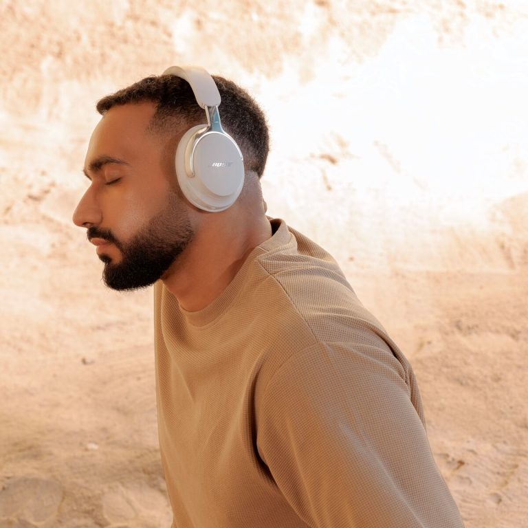 Bose lança os novos QuietComfort Ultra Headphones (2.ª geração): inteligência artificial e som de cinema