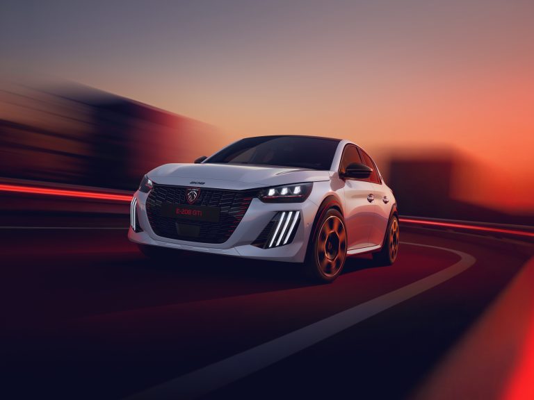 Peugeot E-208 GTi já está disponível para encomenda